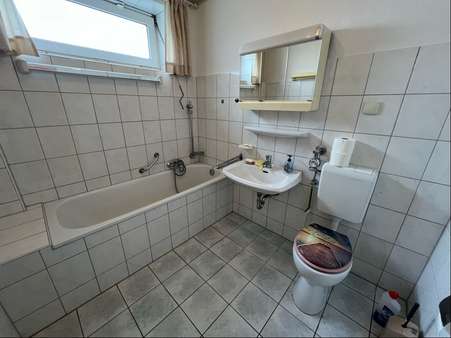 Badezimmer Badezimmer - Erdgeschosswohnung in 31241 Ilsede mit 54m² kaufen