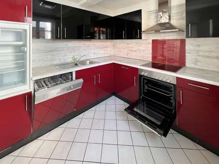 Einbauküche mit Geschirrspüler - Einfamilienhaus in 37130 Gleichen mit 270m² kaufen