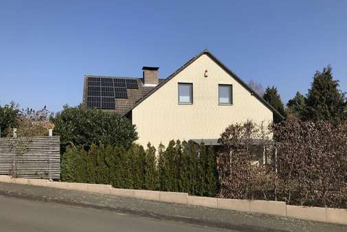 Seitenansicht - Einfamilienhaus in 37079 Göttingen mit 171m² kaufen