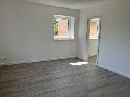 Wohnzimmer II - Etagenwohnung in 37081 Göttingen mit 40m² kaufen