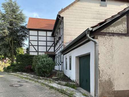 Straßenansicht Straßenansicht - Zweifamilienhaus in 37127 Jühnde mit 343m² kaufen