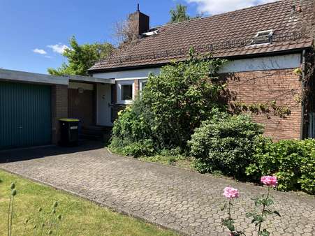 Eingangsbereich mit Garage Eingangsbereich mit Garage - Einfamilienhaus in 34346 Hann. Münden mit 97m² kaufen