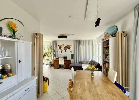 Blick in den Wohnbereich - Einfamilienhaus in 37085 Göttingen mit 144m² kaufen