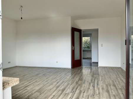Wohnzimmer - Erdgeschosswohnung in 37079 Göttingen mit 72m² kaufen