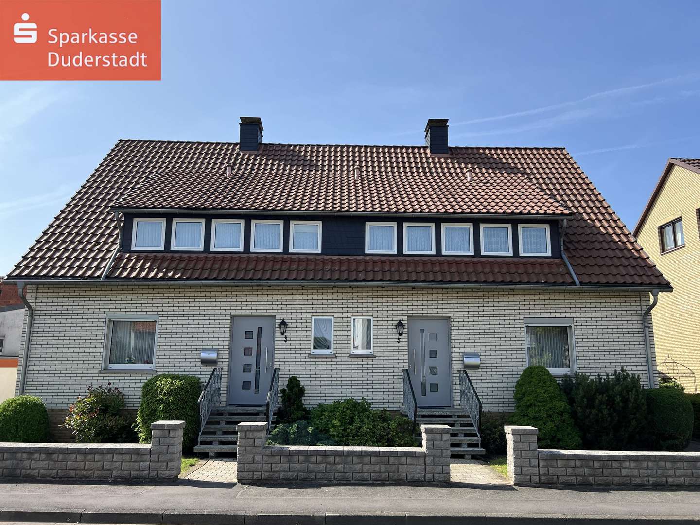 Links oder rechts? Bei beiden liegt man richtig. - Doppelhaushälfte in 37115 Duderstadt mit 94m² kaufen