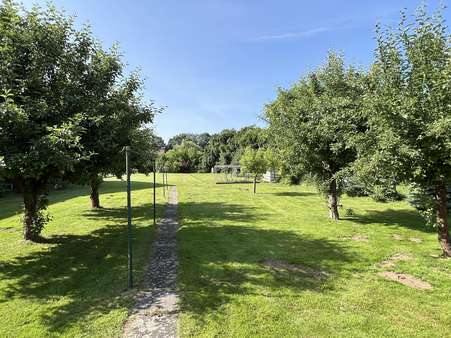 Traumhafter Garten - Doppelhaushälfte in 37115 Duderstadt mit 94m² kaufen