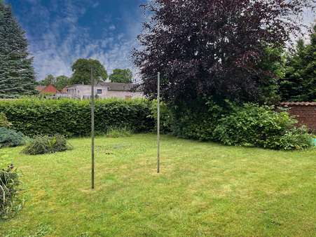 Garten hinter dem Haus Garten hinter dem Haus - Zweifamilienhaus in 37115 Duderstadt mit 215m² kaufen