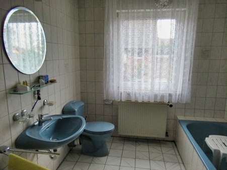 Wannen- Duschbad im EG - Zweifamilienhaus in 37115 Duderstadt mit 213m² kaufen