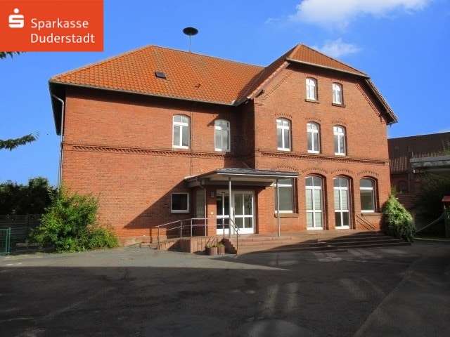 Wohnen und Arbeiten im historischen Gebäude - Bürohaus in 37434 Rollshausen mit 164m² kaufen