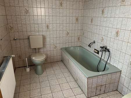 Badezimmer im EG - Reihenmittelhaus in 37115 Duderstadt mit 170m² kaufen