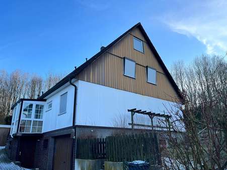 Ansicht von der Zufahrt - Einfamilienhaus in 37581 Bad Gandersheim mit 194m² kaufen