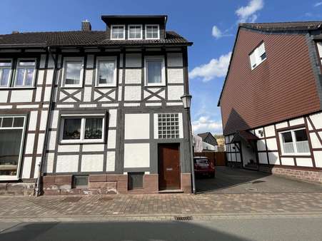 Frontansicht - Reihenendhaus in 37586 Dassel mit 130m² kaufen
