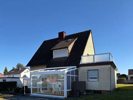 Rückansicht - Einfamilienhaus in 37586 Dassel mit 104m² kaufen
