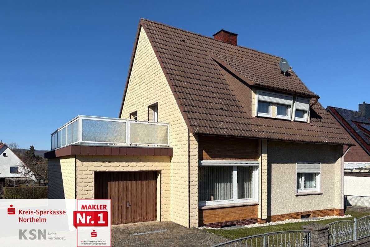 Vorderansicht - Einfamilienhaus in 37586 Dassel mit 104m² kaufen
