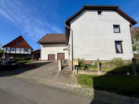 Hofeinfahrt - Einfamilienhaus in 37154 Northeim mit 178m² kaufen