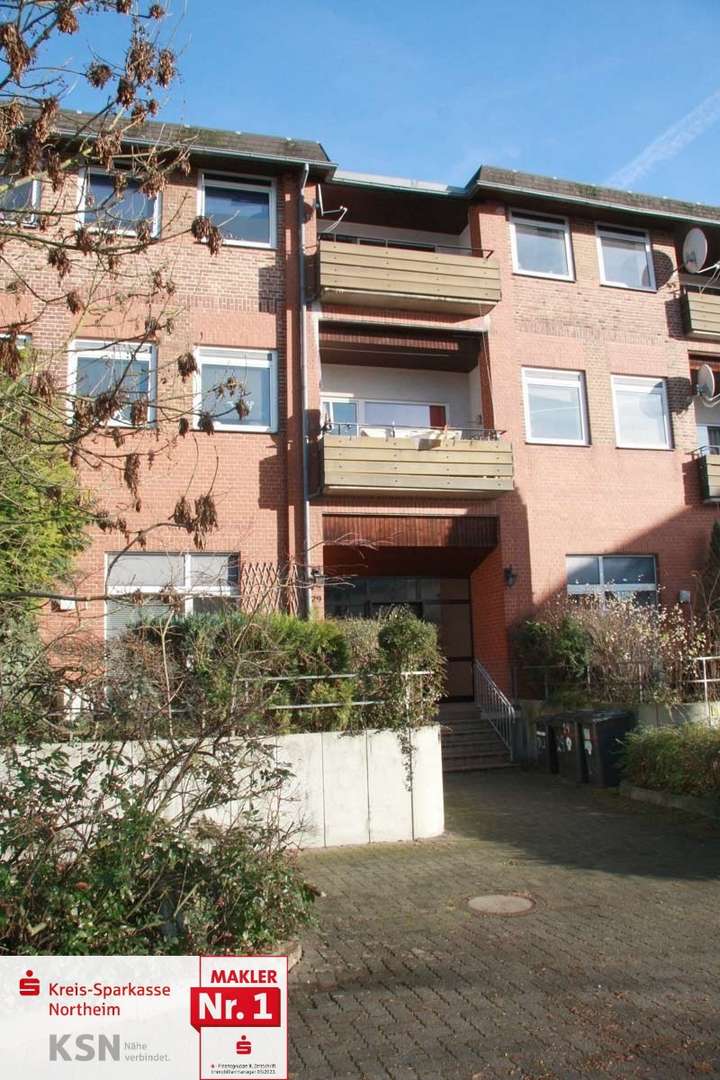 Frontansicht/Eingangsbereich - Erdgeschosswohnung in 37170 Uslar mit 78m² kaufen