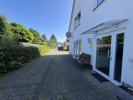 Einfahrt - Bürohaus in 37154 Northeim mit 65m² kaufen