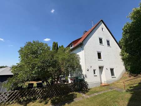 Rück- und Seitenansicht Rück- und Seitenansicht - Wohnung in 37186 Moringen mit 138m² kaufen