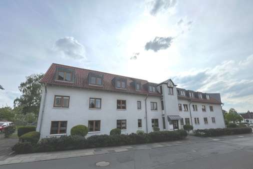 Vorderansicht mit Eingang - Etagenwohnung in 37154 Northeim mit 55m² kaufen