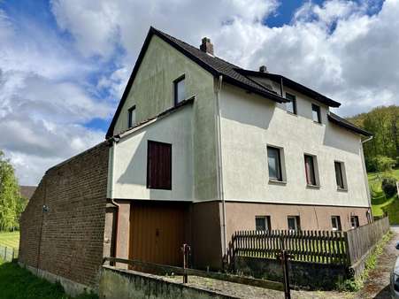 Seitenansicht - Zweifamilienhaus in 37574 Einbeck mit 148m² kaufen