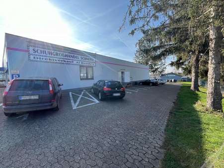 KFZ-Stellplätze - Verbrauchermarkt in 37154 Northeim mit 550m² mieten