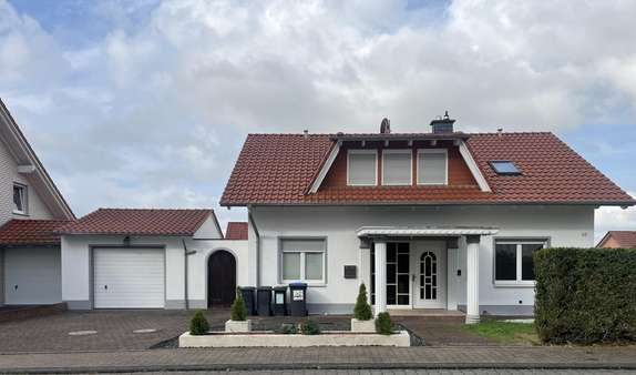 Außenansicht Außenansicht - Einfamilienhaus in 37154 Northeim mit 140m² kaufen