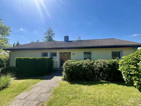 Frontansicht - Bungalow in 37154 Northeim mit 168m² kaufen