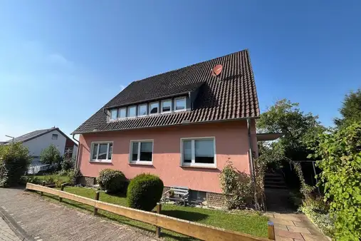 Zweifamilienhaus mit Ausbaureserve in toller Lage!