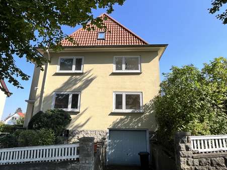 Vorderansicht mit Garage - Stadthaus in 37154 Northeim mit 152m² kaufen