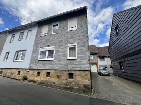 Frontansicht - Zweifamilienhaus in 37170 Uslar mit 200m² kaufen