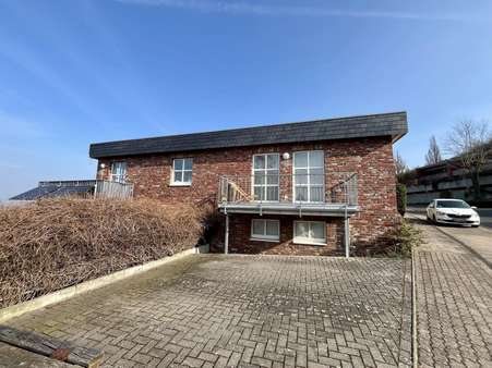 Seitenansicht - Mehrfamilienhaus in 37120 Bovenden mit 319m² als Kapitalanlage kaufen
