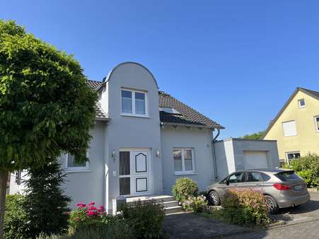 Straßenansicht - Einfamilienhaus in 37191 Katlenburg-Lindau mit 155m² kaufen
