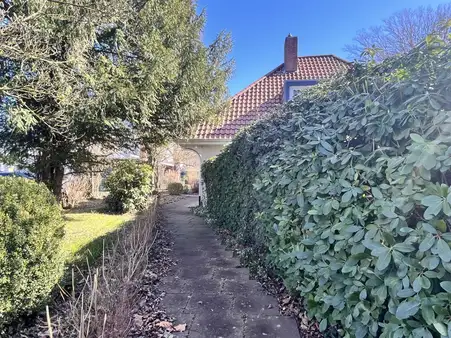 Repräsentative Villa auf Erbbaurechtsgrundstück