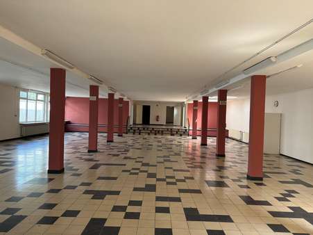 Blick in den Raum - Ladenlokal in 37154 Northeim mit 640m² mieten