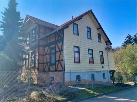 Giebelseite Giebelseite - Zweifamilienhaus in 37520 Osterode mit 260m² kaufen