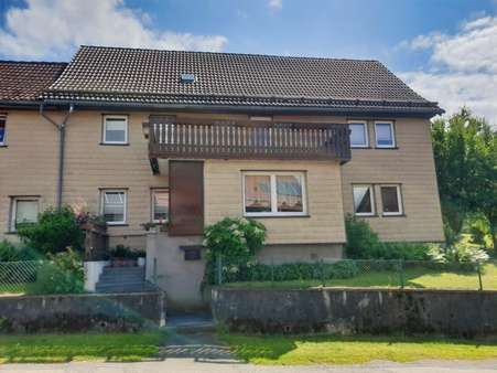 Nordfassade mit Hauseingang Nordfassade mit Hauseingang - Einfamilienhaus in 37431 Bad Lauterberg mit 150m² kaufen
