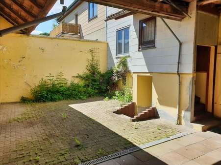 Innenhof mit Kellereingang Innenhof mit Kellereingang - Einfamilienhaus in 37431 Bad Lauterberg mit 140m² kaufen