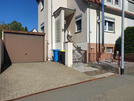 Hauseingang, Garage - Doppelhaushälfte in 37441 Bad Sachsa mit 100m² kaufen