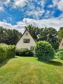 Rückseite vom Garten aus - Einfamilienhaus in 37520 Osterode mit 163m² kaufen