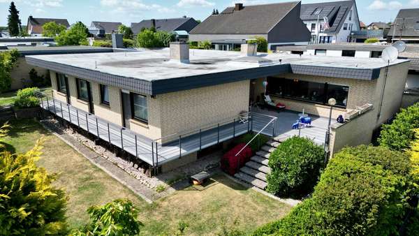Drohnenaufnahme Süd-Ost - Bungalow in 49134 Wallenhorst mit 155m² kaufen