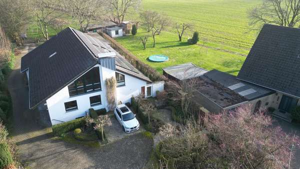 Vogelperspektive - Zweifamilienhaus in 49152 Bad Essen mit 171m² kaufen