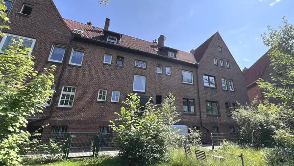 Renovierungs- bedürftig in zentraler Lage 