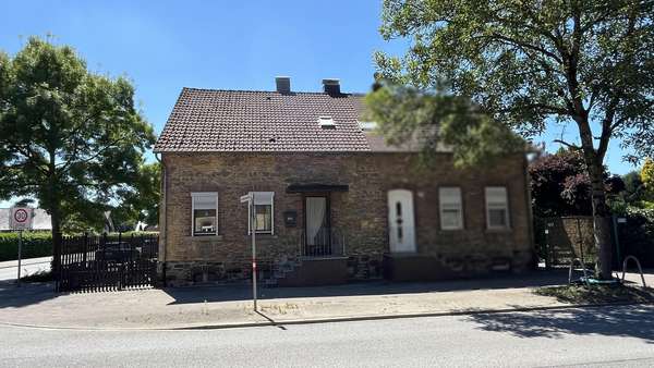 Straßenseite Straßenseite - Doppelhaushälfte in 49090 Osnabrück mit 73m² kaufen