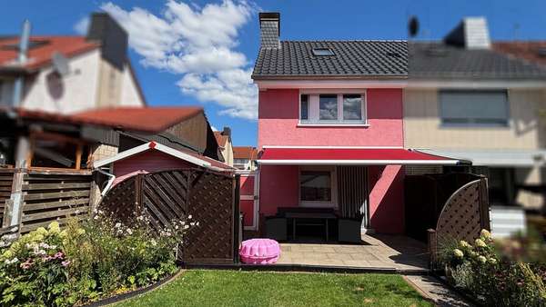 Rückansicht nah Rückansicht nah - Reihenendhaus in 49084 Osnabrück mit 90m² kaufen