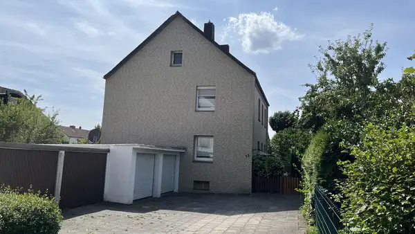 Renoviertes Zweifamilienhaus am Sonnenhügel