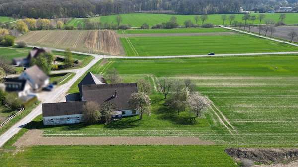 Seitenansicht Hof - Resthof in 49152 Bad Essen mit 132m² kaufen