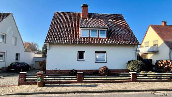 Ostansicht - Zweifamilienhaus in 49134 Wallenhorst mit 142m² günstig kaufen