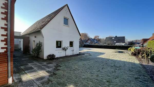 Südansicht Nebengebäude - Zweifamilienhaus in 49134 Wallenhorst mit 142m² günstig kaufen