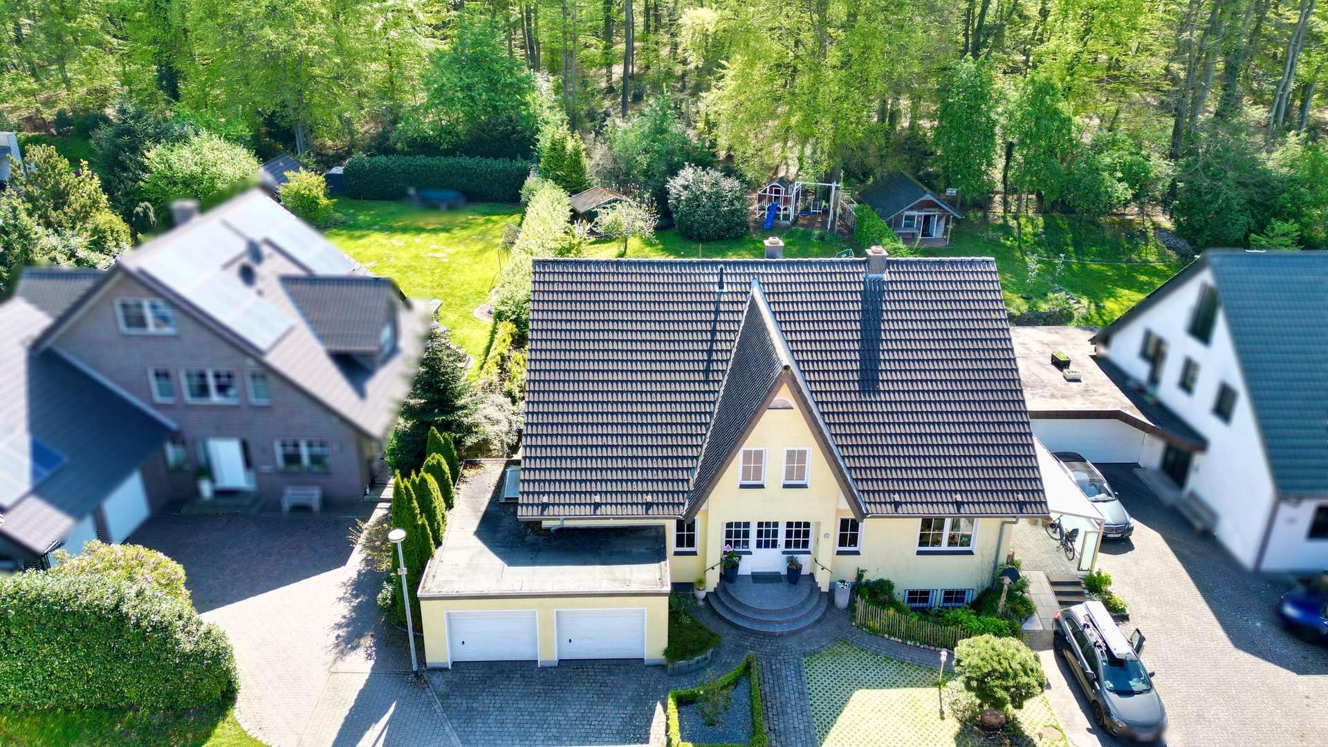 Drohnenaufnahme Straßenseite