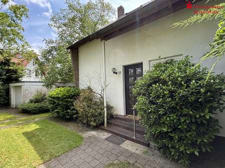 Vorgarten - Einfamilienhaus in 49565 Bramsche mit 227m² kaufen